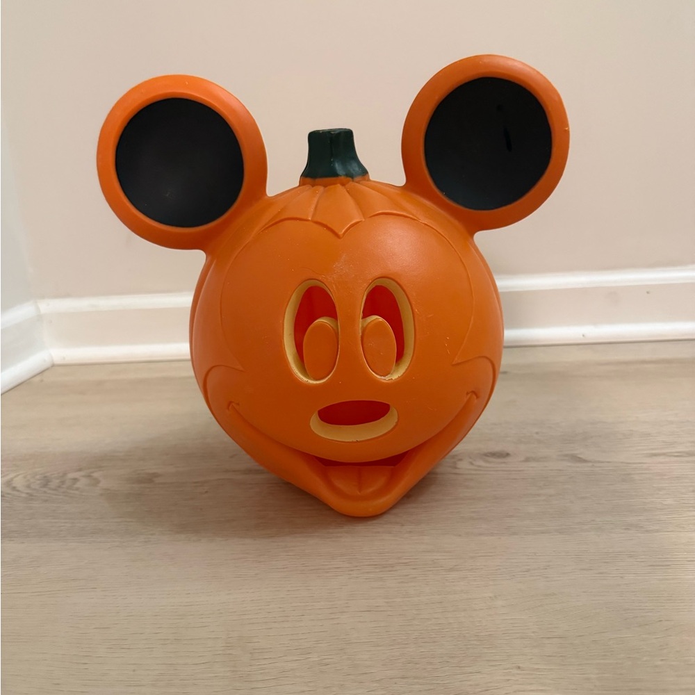 Disney Mickey Mouse Pumpkin Decor (no light cord)